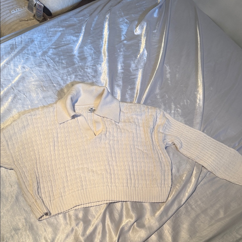 Hollister Cream Sweater